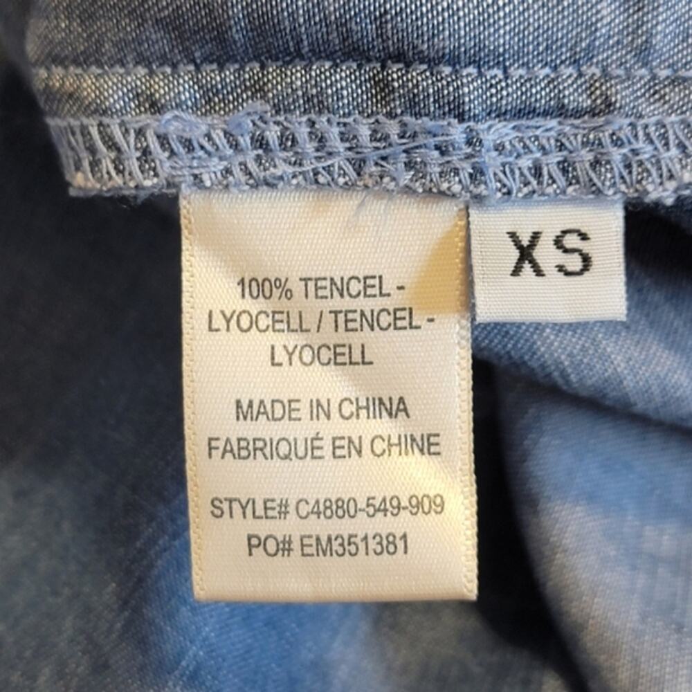 Cloth & Stone Chambray Denim Button Down V-Neck Shirt Top Casual Classic XS - Picture 12 of 14